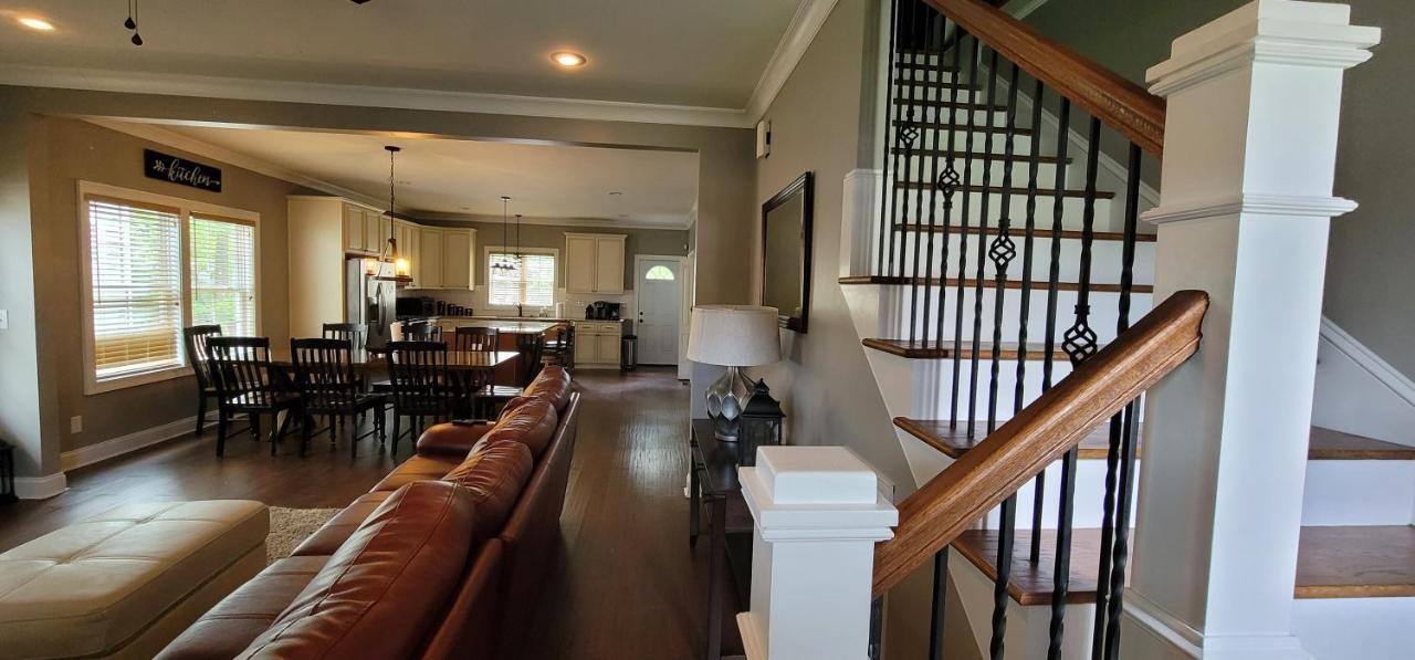 Spacious Deluxe House For You, Your Family And Friends Charlotte Dış mekan fotoğraf
